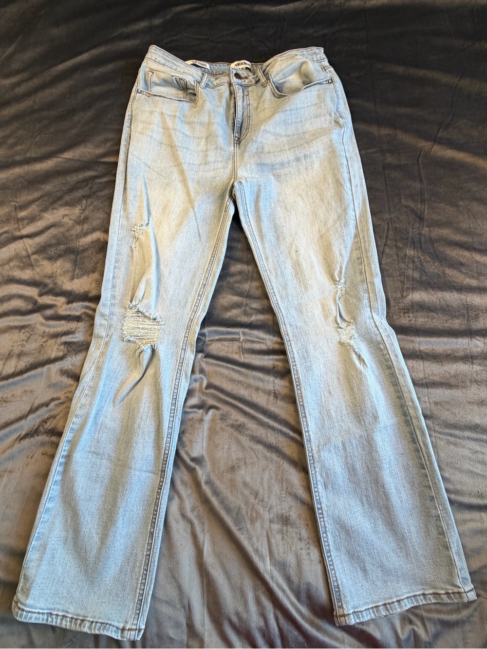 Vigoss Light Wash Straight Leg Jeans with Knee Rips 32